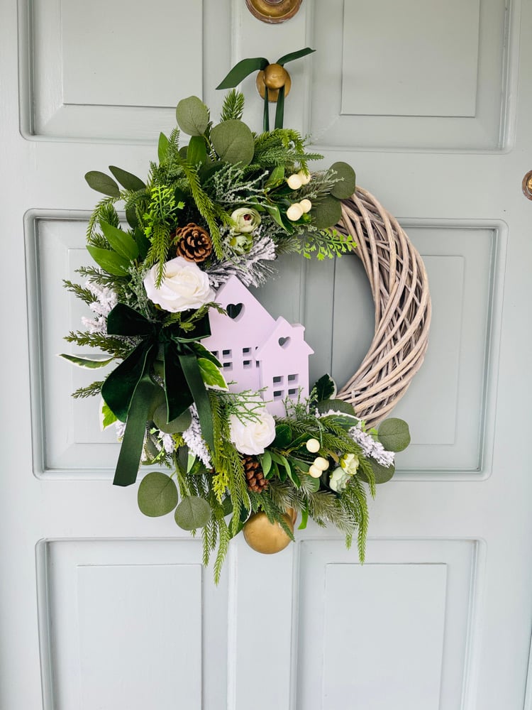 Image of 45cm Thick Wicker White Houses 