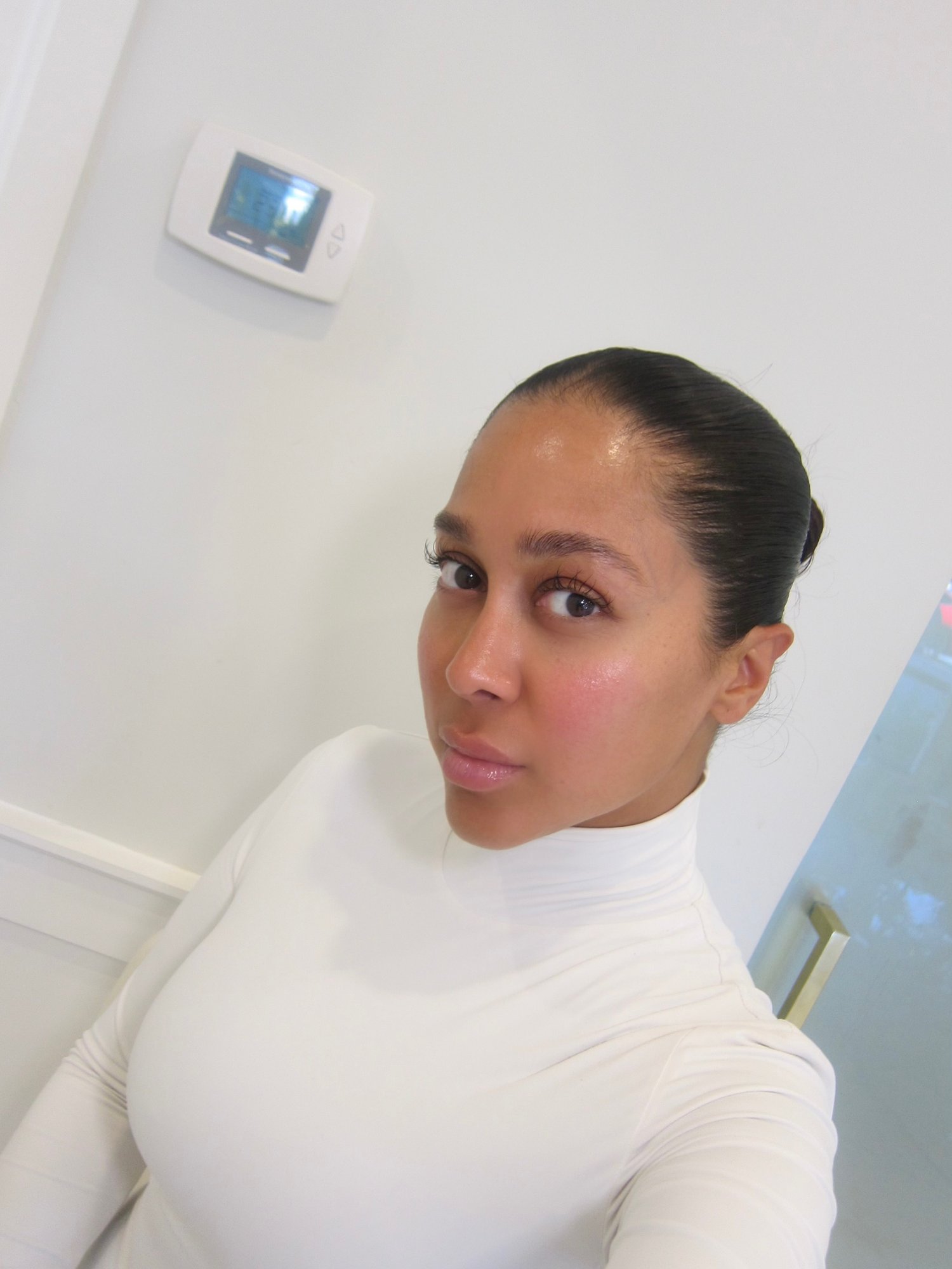 Image of BSSA WHITE TURTLENECK CROP & CROP LEGGING SET (S)