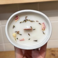 Image 2 of bergamot rosewood scented floral candle