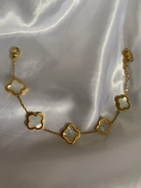 Image 1 of Dainty clover bracelet (gold&white)