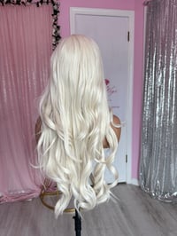 Image 7 of Tori free part wig 