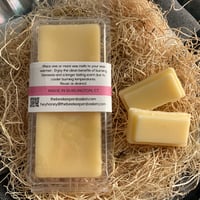 Image 4 of Pink Amber & Vanilla Pure Beeswax Melts