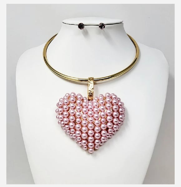 Image of HEART PINK PEARLS