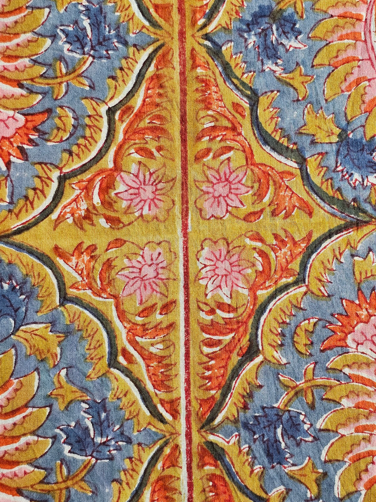 Image of Namaste fabric explosion de couleurs