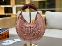 Image 6 of Chloė knitted bag 