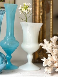 Image 6 of Vases en verre opalin