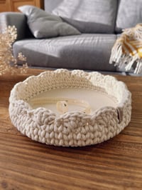 Image 3 of Scallop edge crochet basket