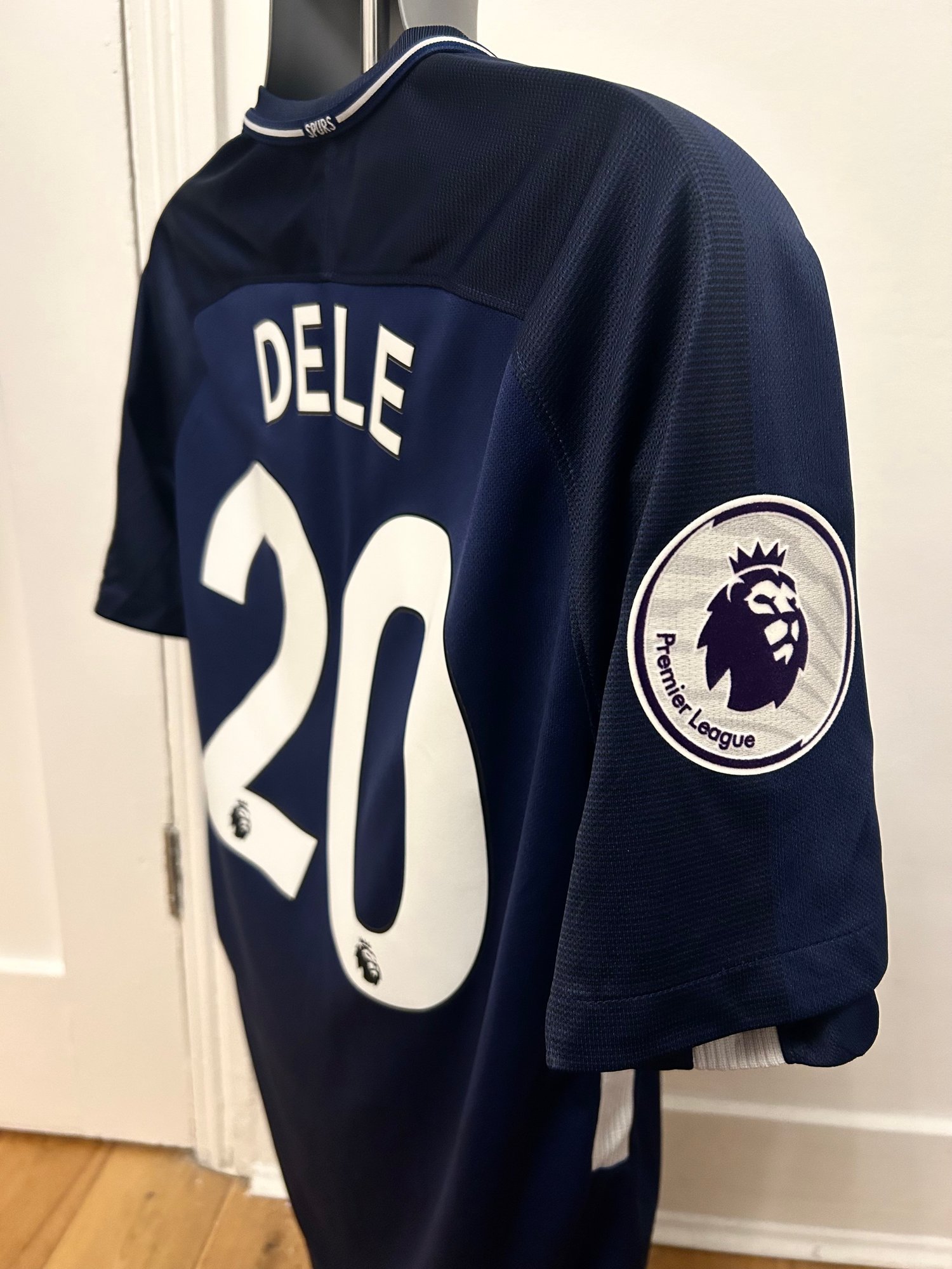 Image of Tottenham Hotspur “DELE 20” 2017/18 Away Shirt + patches (M)