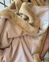 Image 1 of COUVERTURE VICHY NUDE FOURRURE SABLE 