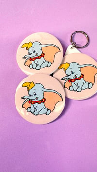 Image 3 of Dumbo Keyring/Badge/Magnet/Mirror