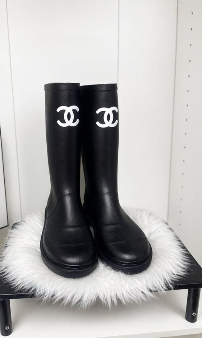 Only BOOTS left size 9