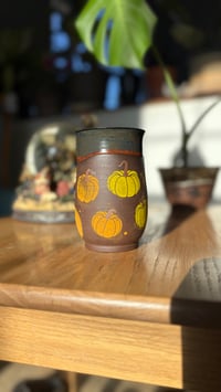 Image 2 of Pumpkin mug 02