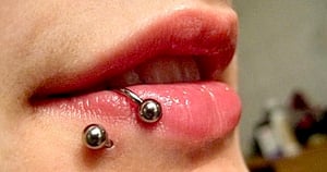 SIDE LABRET PIERCING SERVICES