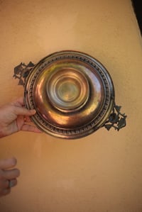 Image 4 of Dekorative Schale, mit Fuss und Griffen, Metall