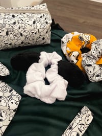 Image 2 of esnupi ear scrunchie