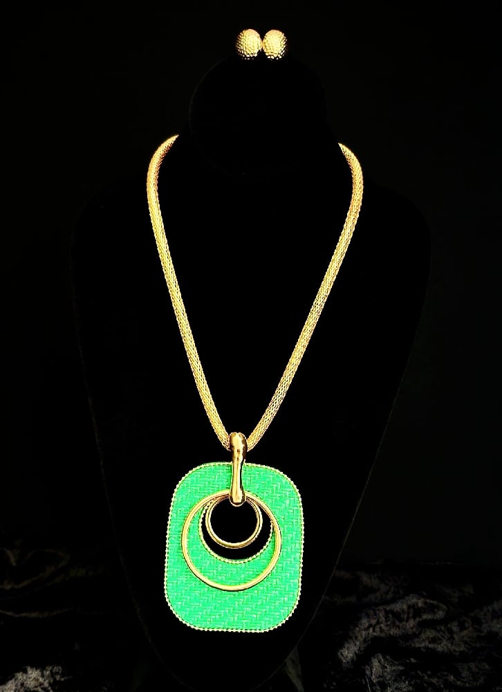 Image of Green & Gold Circle Necklace Set 