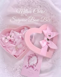 Image 2 of Surprise Bow Sets