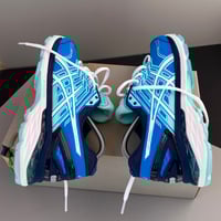 Image 2 of size: us9W uk7 eu40.5 cm25.75