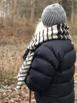 Image of “Yin Yang” Sjal, strikkeopskrift