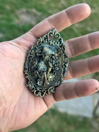 Doll magnet