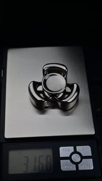 Image 2 of Tungsten(W) Mega Tri horizon handspinner toys