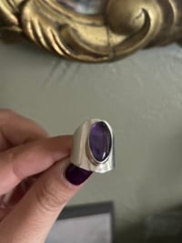 Image 2 of Belle bague de créateur des années 80-90, cabochon d’améthyste et argent massif, taille 55-56