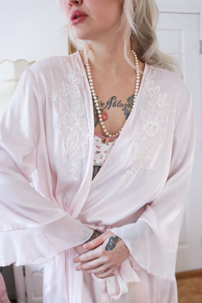 Image of Y2K Enchanting Flowing Robe with Embroidery Details (XL)
