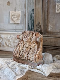 Image 1 of Le corbeau en plâtre 