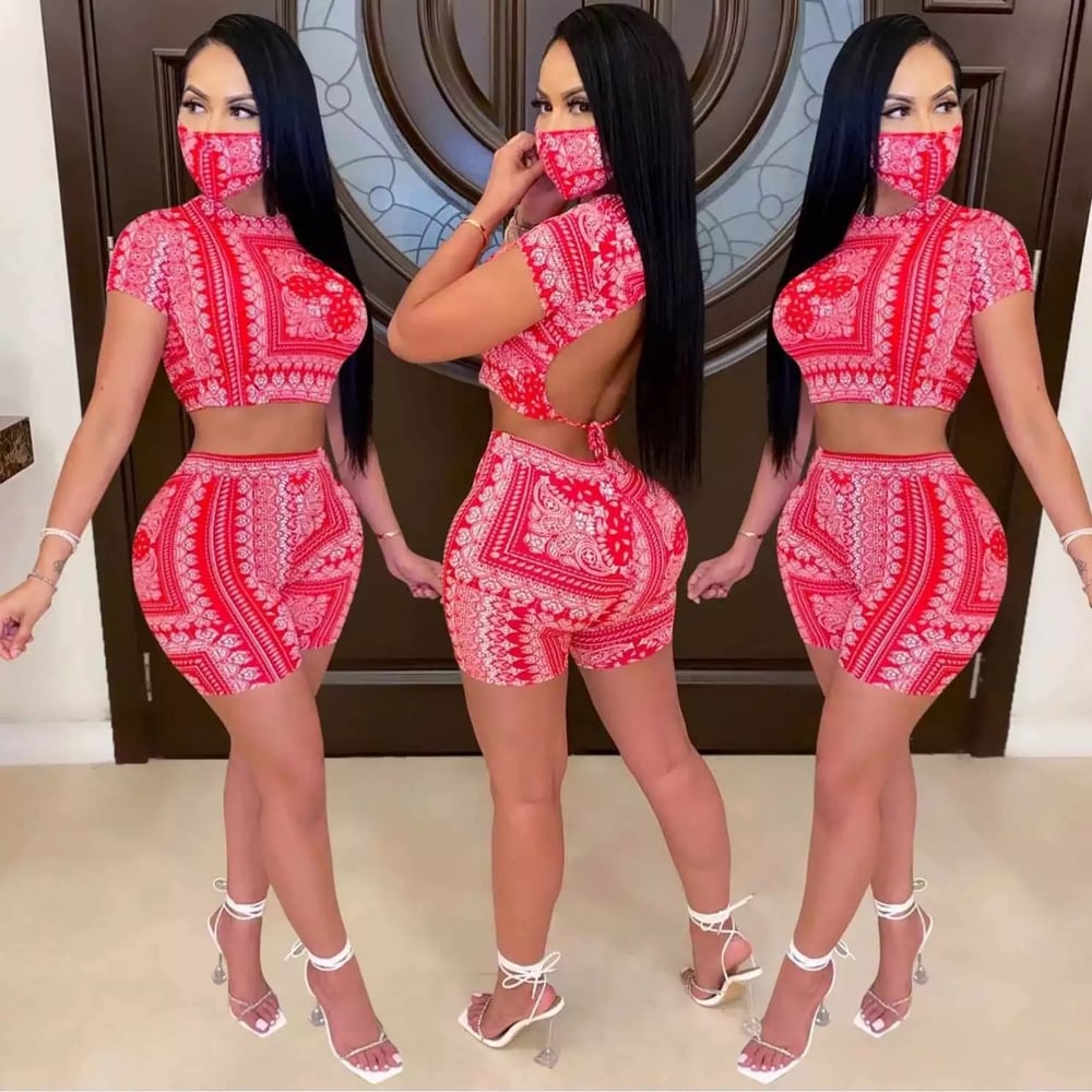 Image of Bandanna outfit  no face mask