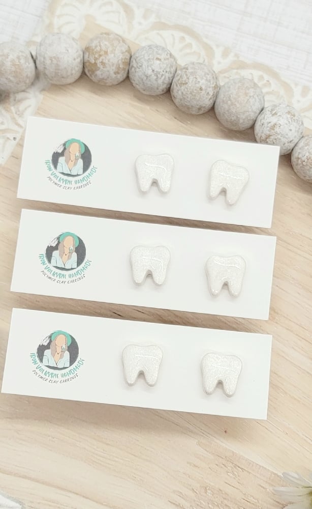 Image of Pearly Whites Tooth Studs