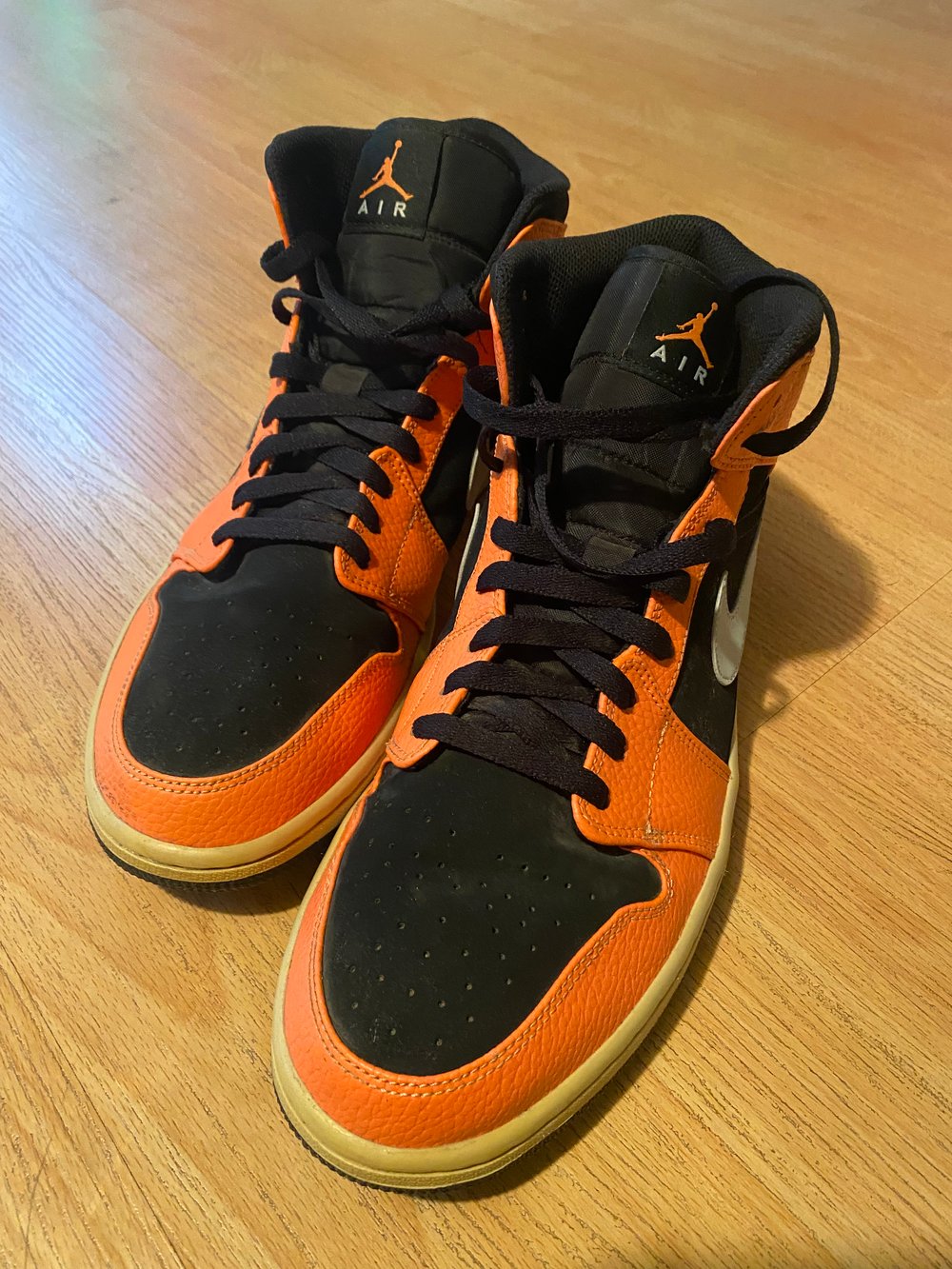 Nike Jordan 1 Mid Orange Black