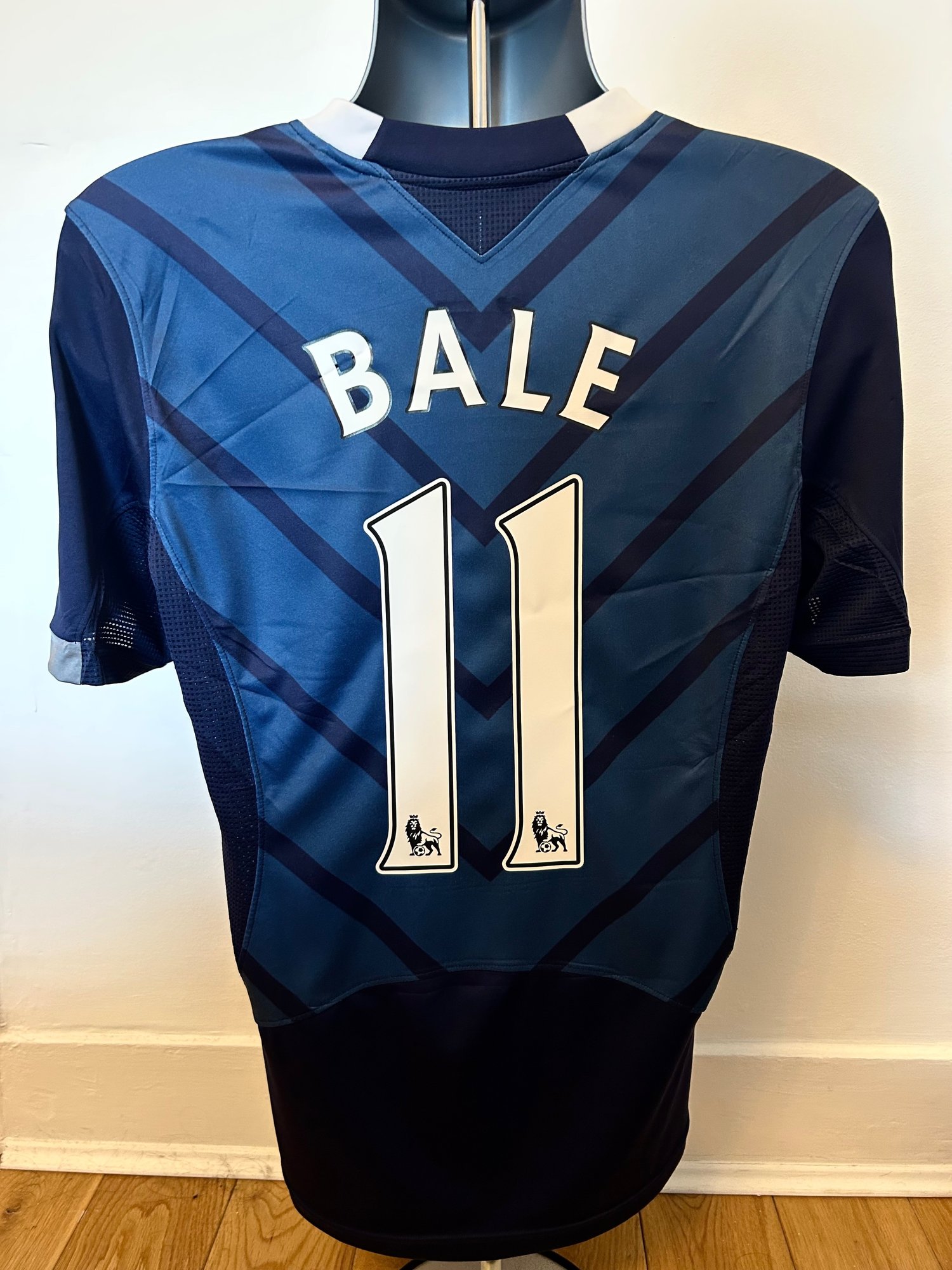 Image of Tottenham Hotspur “BALE 11” 2012/13 Away Shirt + PL patches (M)