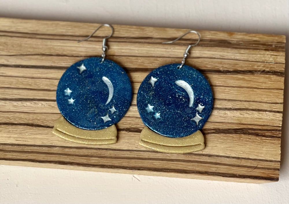 Image of Blue Sparkles Crystal Ball