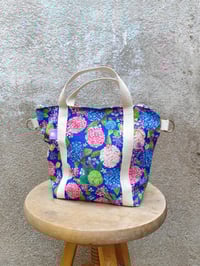 Image 2 of Bolso ALBAICÍN HORTENSIAS azul