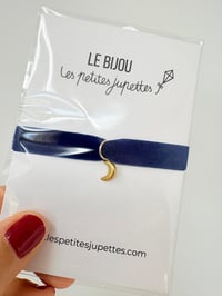 Image 2 of Bracelet ENFANT ruban velours élastique et breloque lune