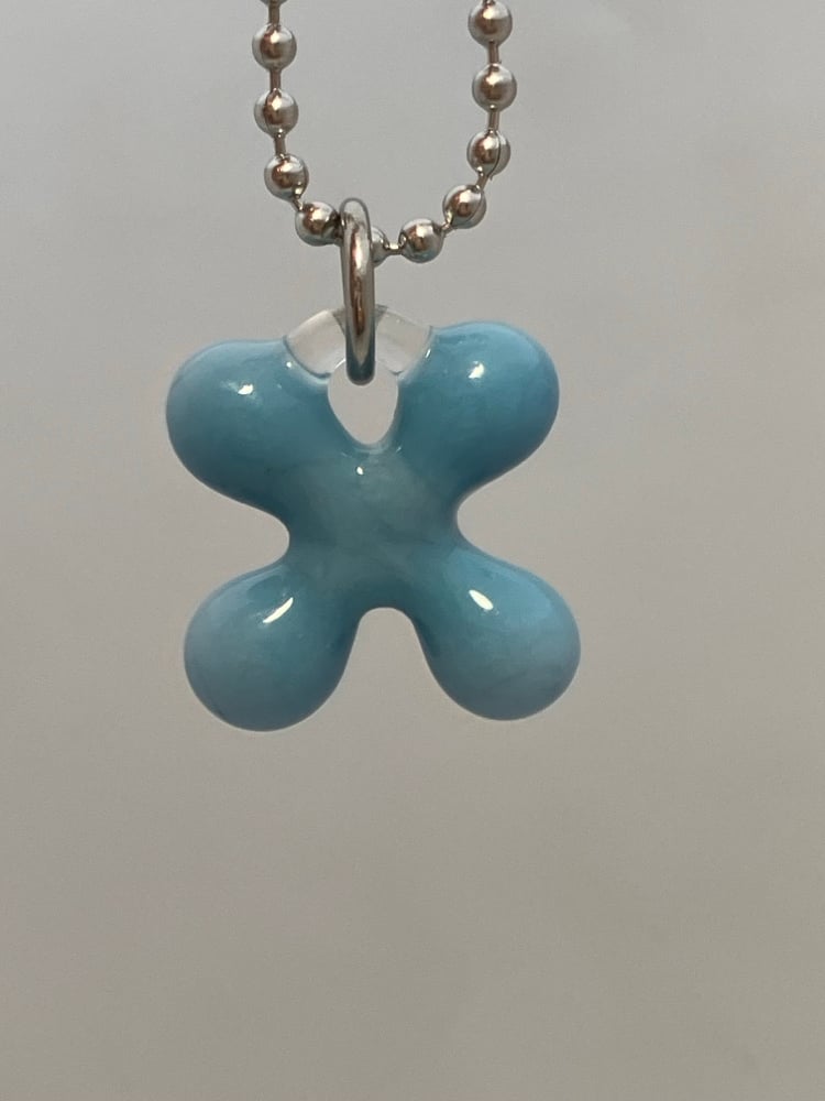 Image of bubblegum blue clover