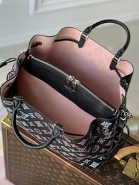 Image 9 of The Bella bag (many colors)