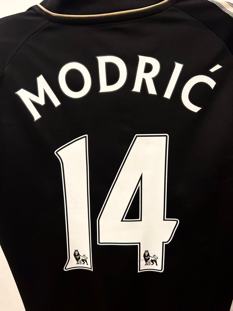 Image of Tottenham Hotspur “MODRIĆ 14” 2008/09 Third Shirt + PL patches (XL)