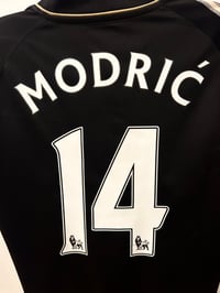 Image 7 of Tottenham Hotspur “MODRIĆ 14” 2008/09 Third Shirt + PL patches (XL)