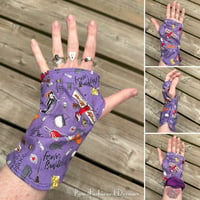 Image 16 of M-T-O Silk Lined Gloves Spooky Prints (Style Slouch Mini)