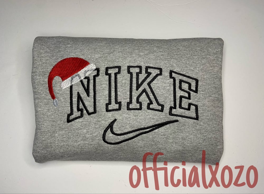 Image of Santa Hat Nike ❤️🎅🏽