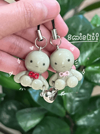 Image 4 of magnetic matching charm sets 🌷