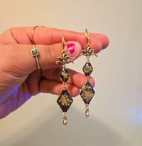 Hedge Parsley in black