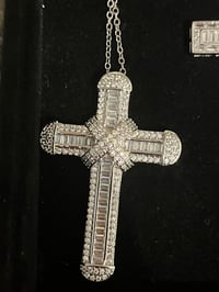 Large baguette cross  