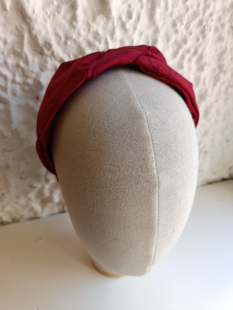Image of Cerchietto a fascia jackard raso rosso