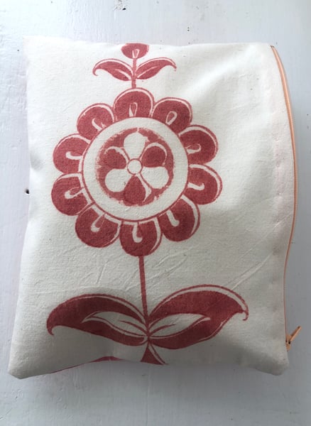 Image of Les Indiennes Big Red Daisy