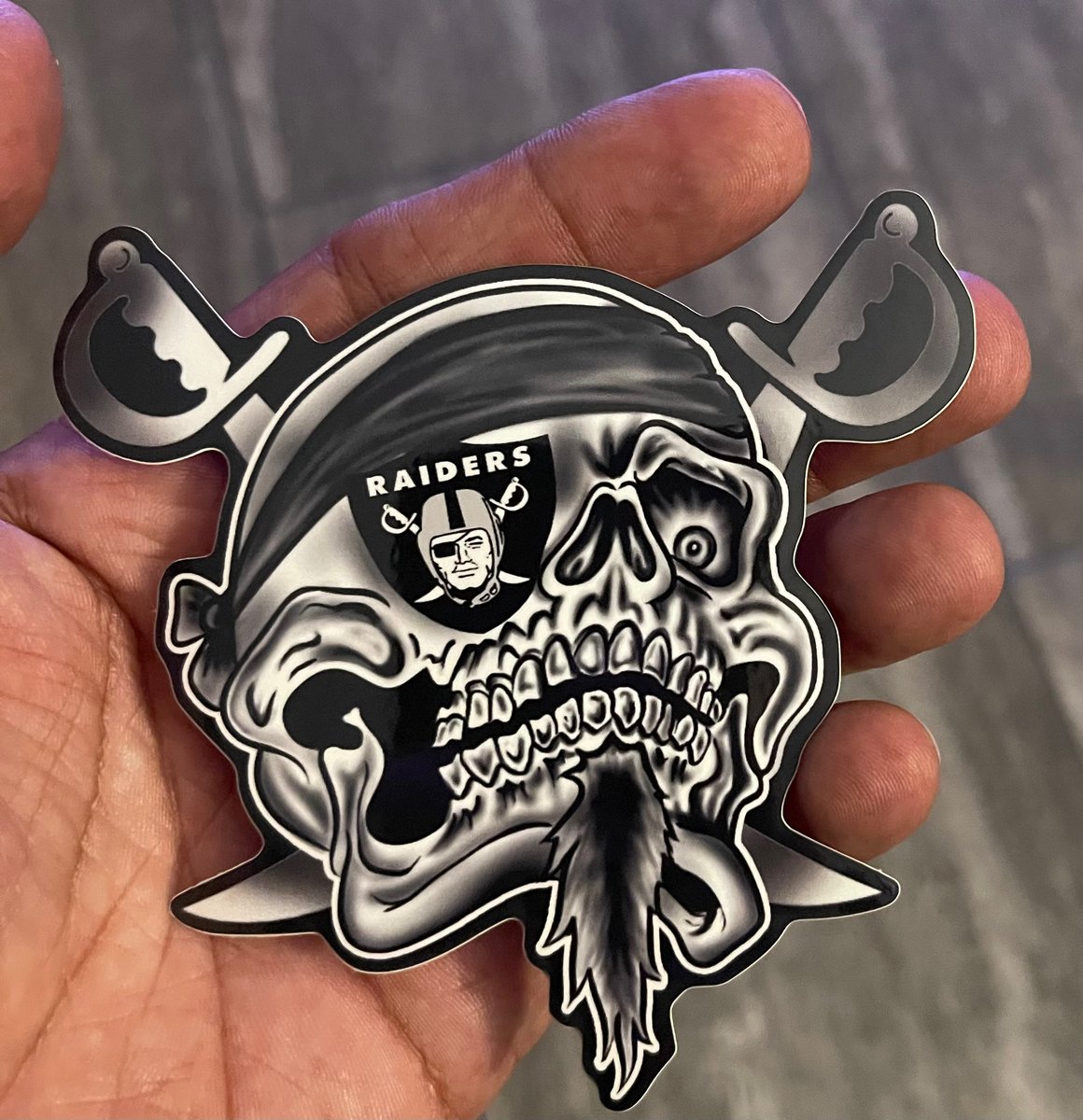 Raider skull / Al Varela Art, image size:1160x1200