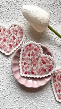 Image 1 of Scalloped Heart garland