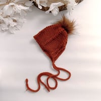 Image 3 of  Newborn  photoshooting knitted hat | with pompom | rusty red