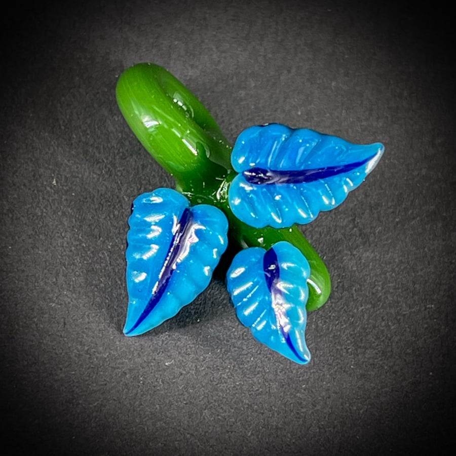 Image of Mini Blue 3 Leaf Pendant